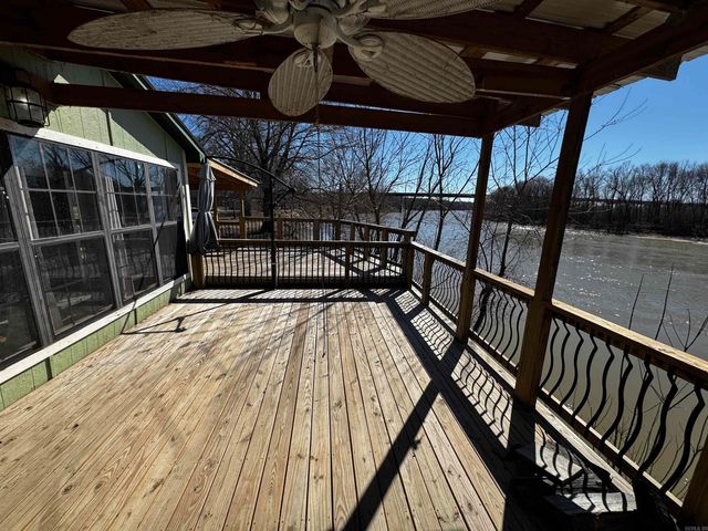 469 Taylor Bay Road, Augusta, AR 72006