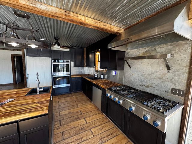 469 Taylor Bay Road, Augusta, AR 72006