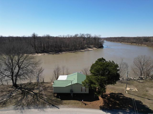 469 Taylor Bay Road, Augusta, AR 72006