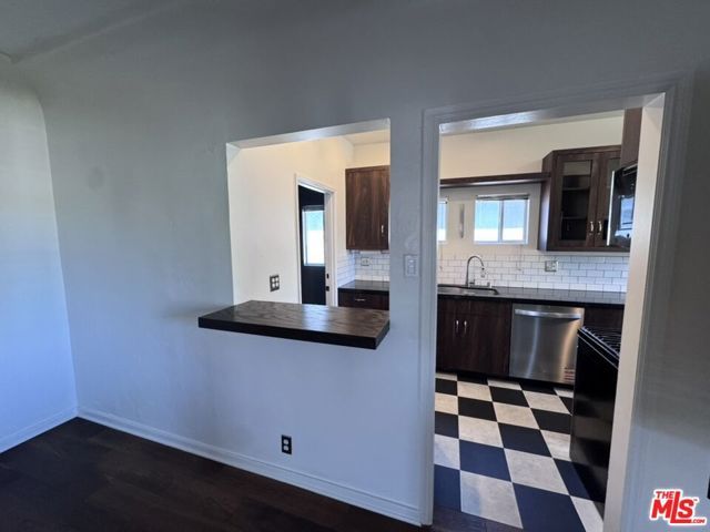 1425 S Curson Avenue, Los Angeles, CA 90019