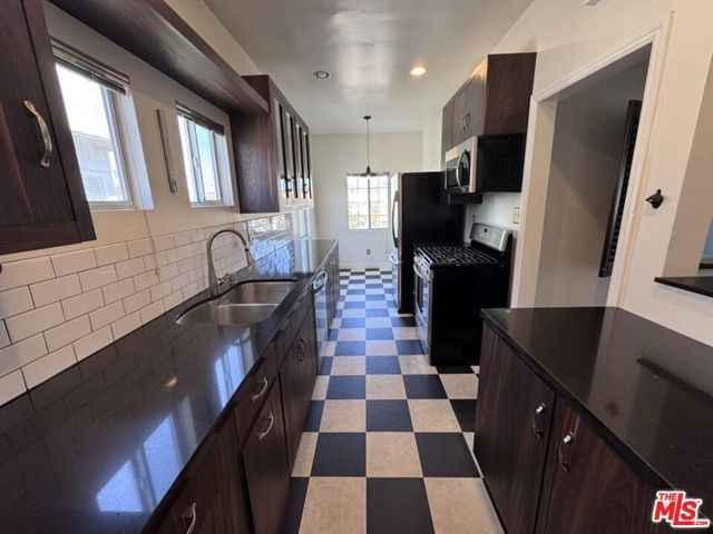 1425 S Curson Avenue, Los Angeles, CA 90019