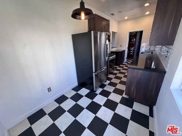 1425 S Curson Avenue, Los Angeles, CA 90019