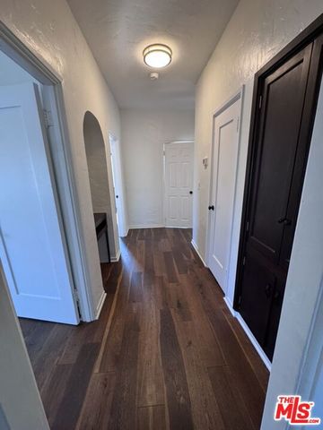 1425 S Curson Avenue, Los Angeles, CA 90019