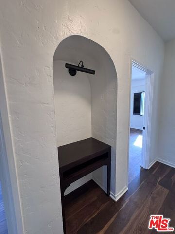 1425 S Curson Avenue, Los Angeles, CA 90019