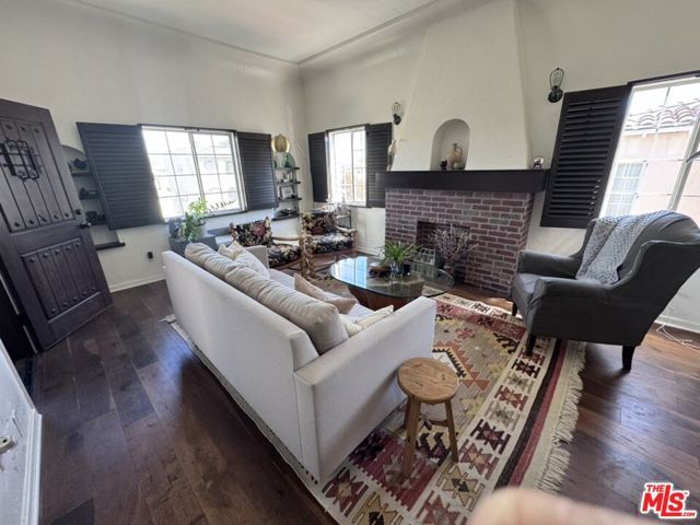 1425 S Curson Avenue, Los Angeles, CA 90019