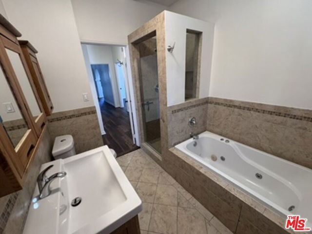 1425 S Curson Avenue, Los Angeles, CA 90019