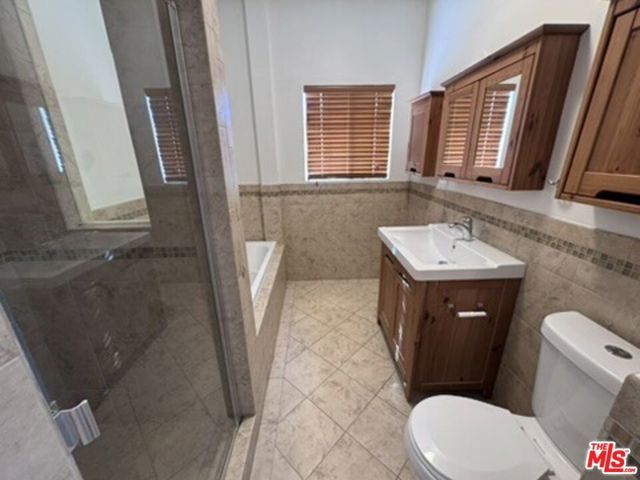 1425 S Curson Avenue, Los Angeles, CA 90019