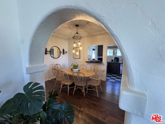 1425 S Curson Avenue, Los Angeles, CA 90019