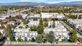 18411 Hatteras Street 230, Tarzana, CA 91356