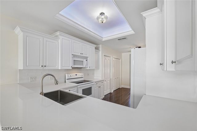 2810 Cypress Trace CIR 2112, Naples, FL 34119