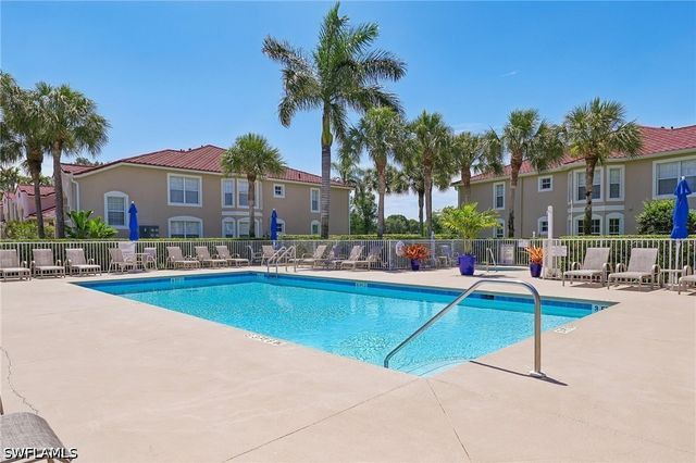 2810 Cypress Trace CIR 2112, Naples, FL 34119