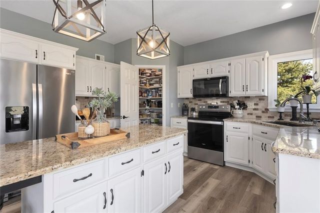 4405 N 124th Street, Kansas City, KS 66109