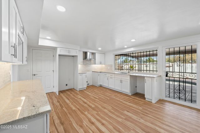 8601 E Mabel Place, Tucson, AZ 85715