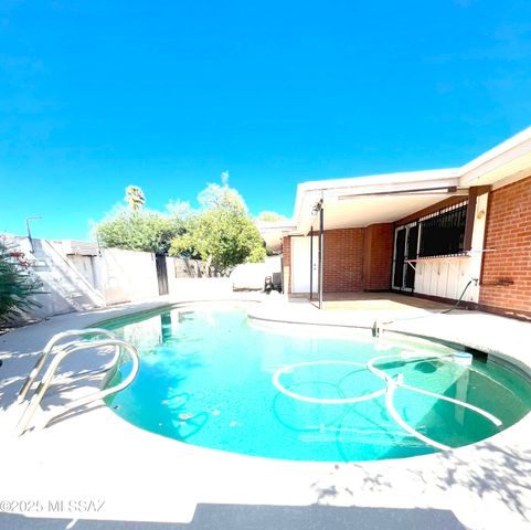 8601 E Mabel Place, Tucson, AZ 85715