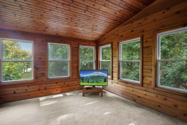 11535 Longden Avenue, Pinckney, MI 48169