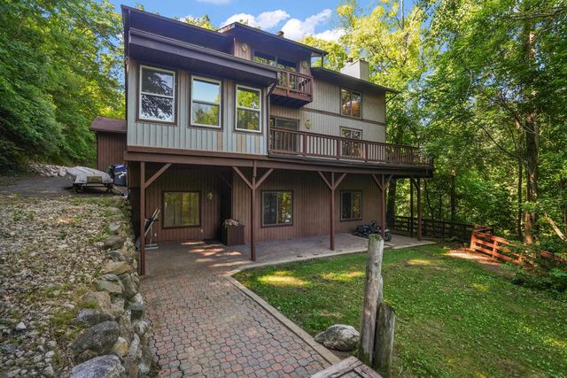 11535 Longden Avenue, Pinckney, MI 48169