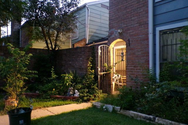 8587 Wilcrest Drive, Houston, TX 77099