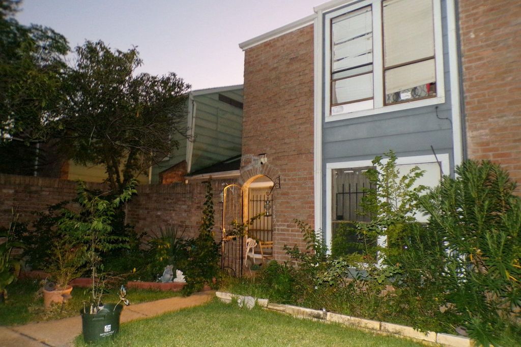 8587 Wilcrest Drive, Houston, TX 77099