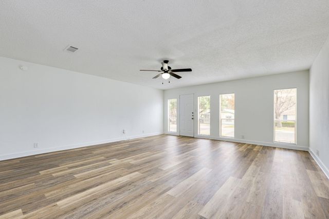 6900 Trendal LN, Austin, TX 78744