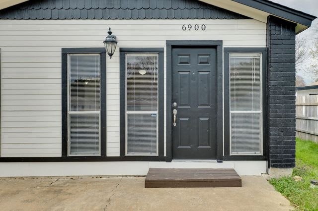 6900 Trendal LN, Austin, TX 78744