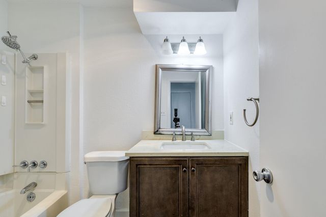 6900 Trendal LN, Austin, TX 78744