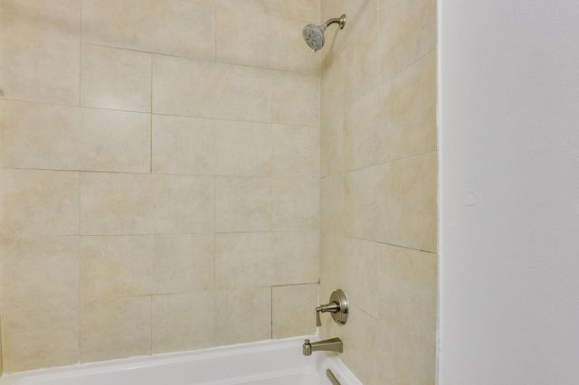 6900 Trendal LN, Austin, TX 78744