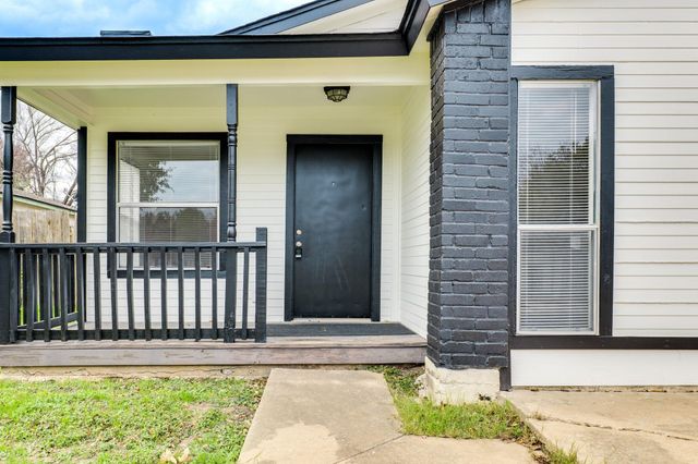 6900 Trendal LN, Austin, TX 78744