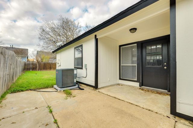 6900 Trendal LN, Austin, TX 78744