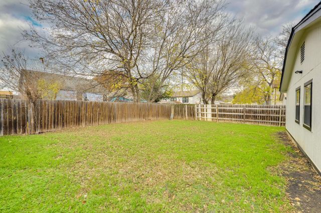 6900 Trendal LN, Austin, TX 78744
