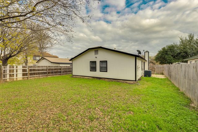 6900 Trendal LN, Austin, TX 78744