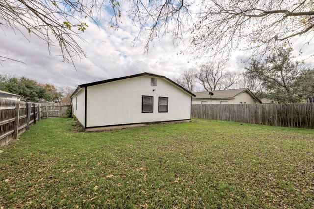 6900 Trendal LN, Austin, TX 78744