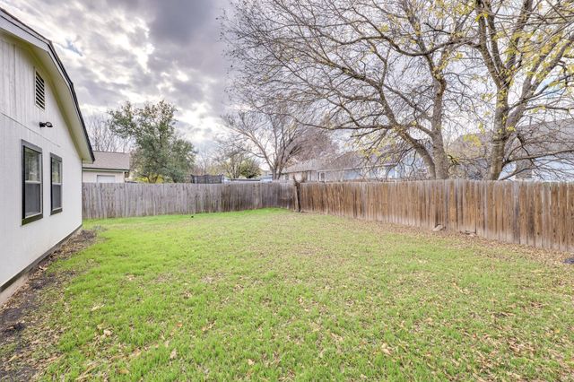 6900 Trendal LN, Austin, TX 78744
