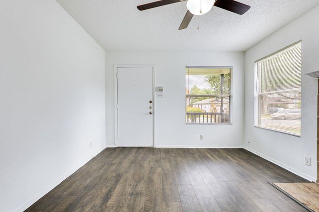 6900 Trendal LN, Austin, TX 78744