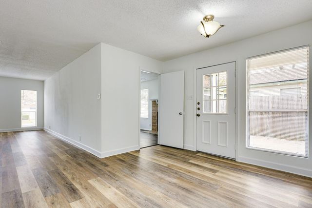 6900 Trendal LN, Austin, TX 78744