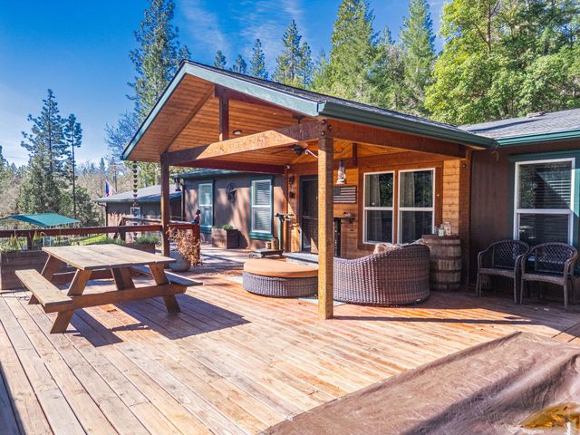 5191 Pleasant Creek Road, Rogue River, OR 97537