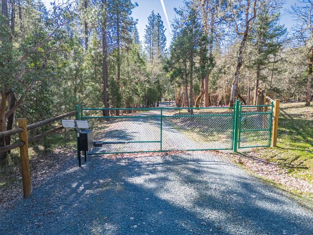 5191 Pleasant Creek Road, Rogue River, OR 97537