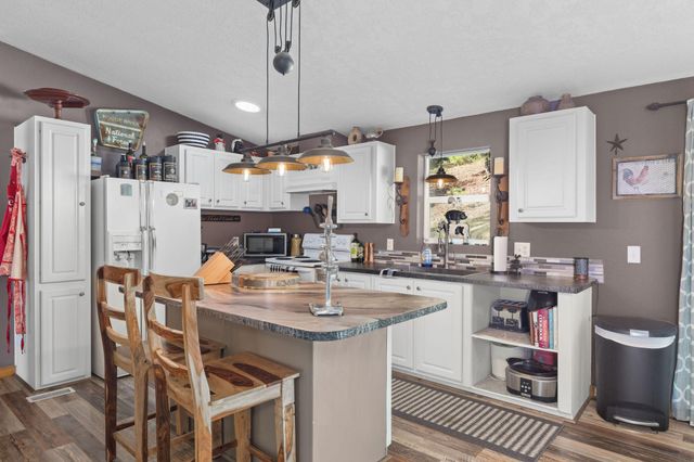 5191 Pleasant Creek Road, Rogue River, OR 97537