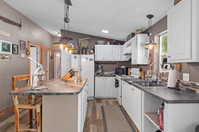 5191 Pleasant Creek Road, Rogue River, OR 97537