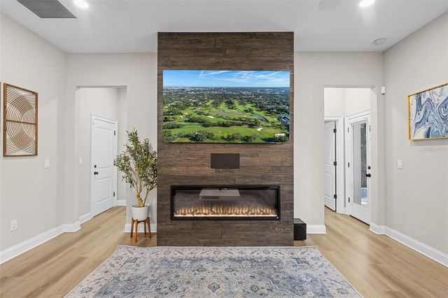 3601 W ROGERS AVENUE, Tampa, FL 33611