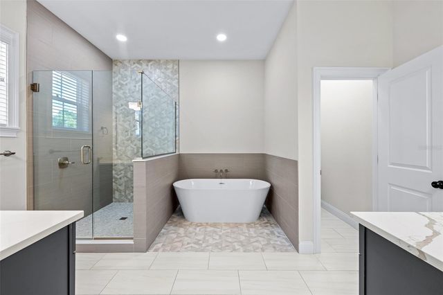 3601 W ROGERS AVENUE, Tampa, FL 33611