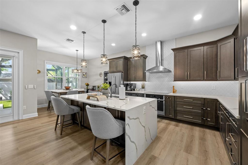 Image 11 of property listing at 3601 W ROGERS AVENUE, Tampa, FL 33611