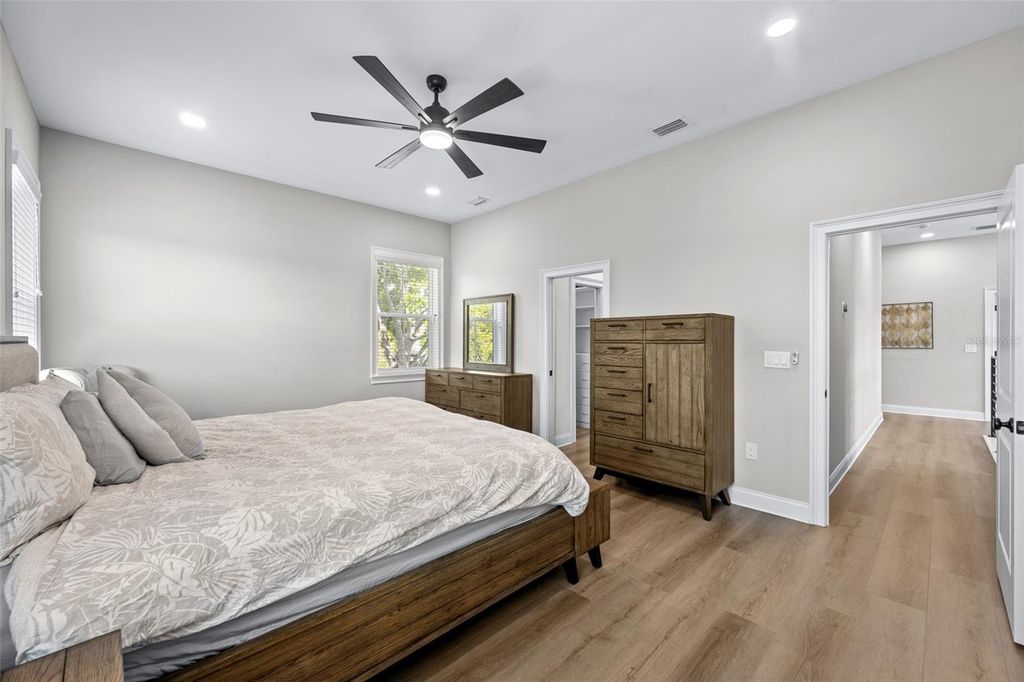 Image 14 of property listing at 3601 W ROGERS AVENUE, Tampa, FL 33611