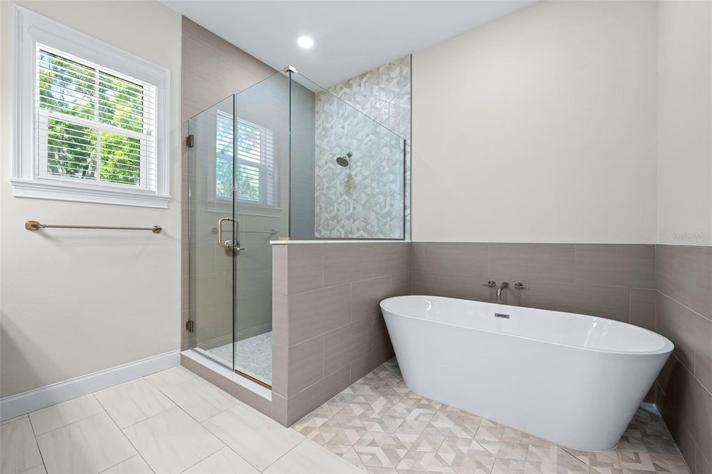 Image 17 of property listing at 3601 W ROGERS AVENUE, Tampa, FL 33611