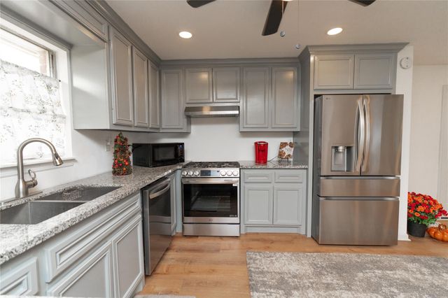 2817 Sams Drive, Seabrook, TX 77586