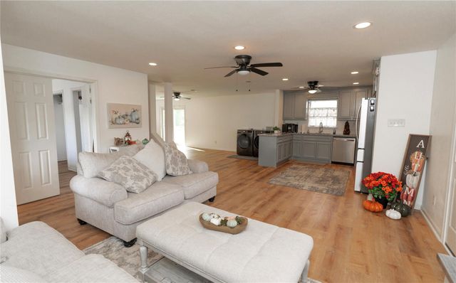 2817 Sams Drive, Seabrook, TX 77586