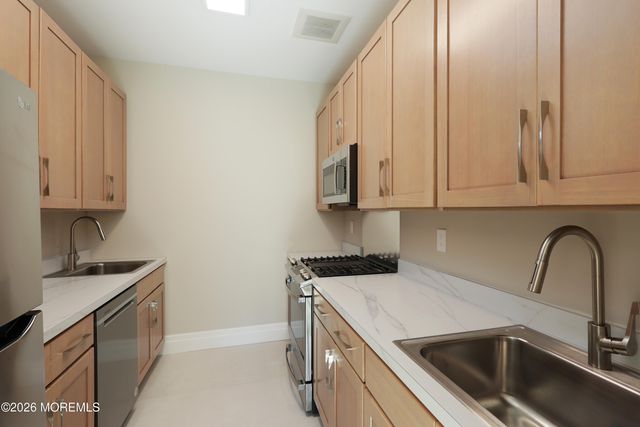 1612 Badger Drive, Toms River, NJ 08755
