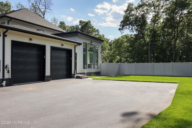 1612 Badger Drive, Toms River, NJ 08755