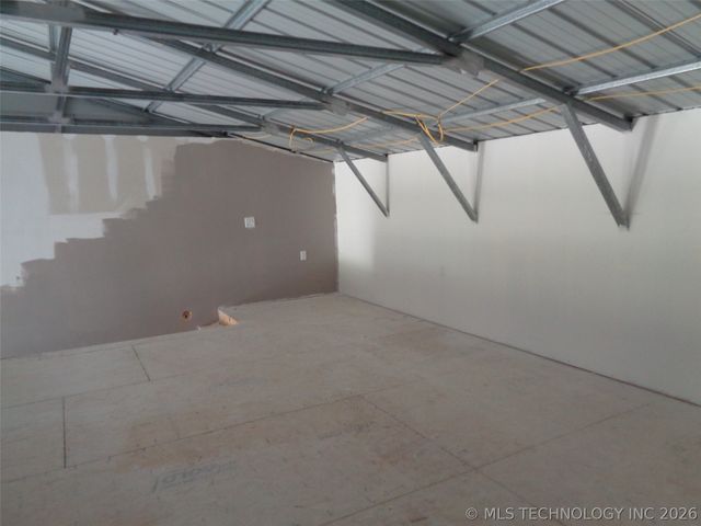 12097 State Hwy 9 E, Eufaula, OK 74432