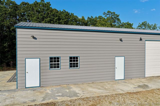 12097 State Hwy 9 E, Eufaula, OK 74432