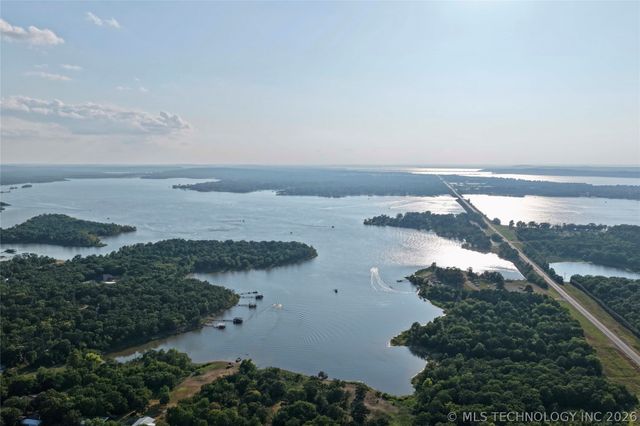 12097 State Hwy 9 E, Eufaula, OK 74432